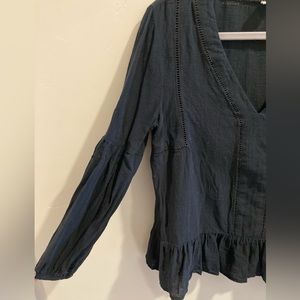 Women’s v neck top